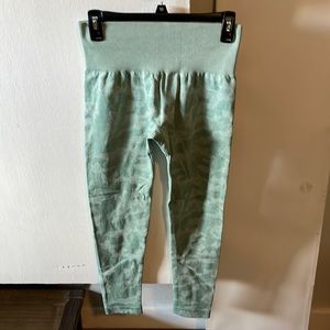 Green camo NVGTN leggings